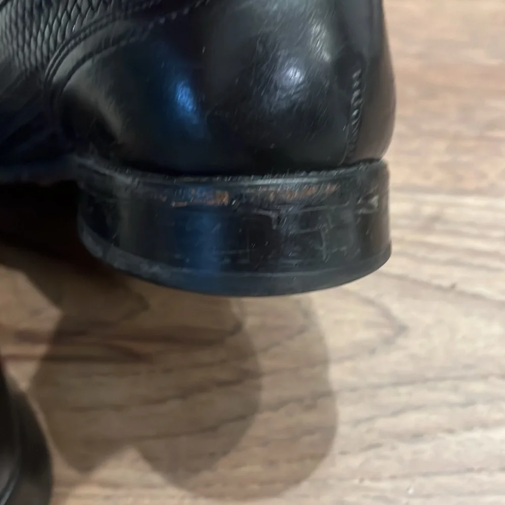 FLORSHEIM black leather tassel loafers, size 8